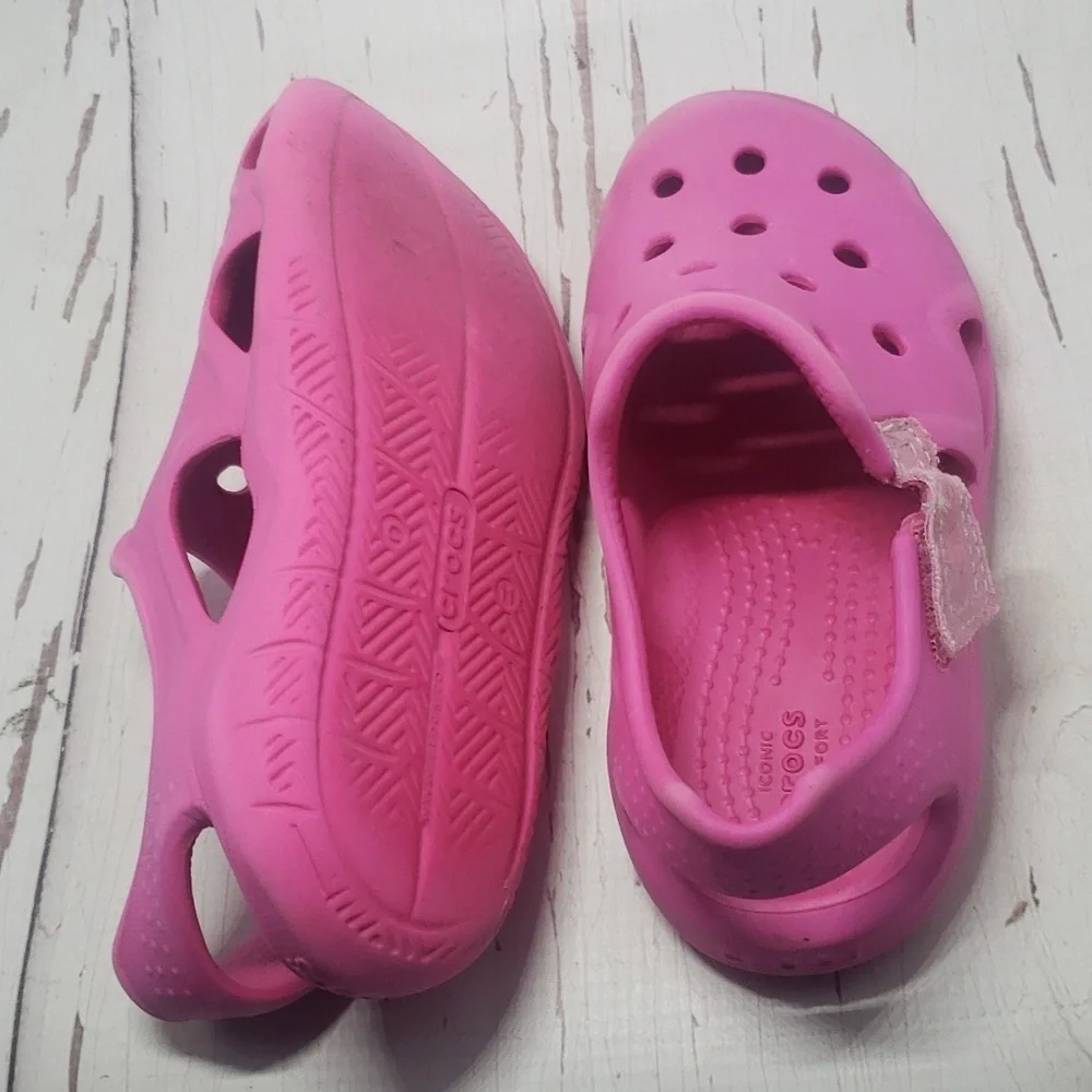 Crocs 11 pink youth sandals flats loafers